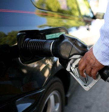 Motorinin litre fiyatına 1.08 lira zam geldi 