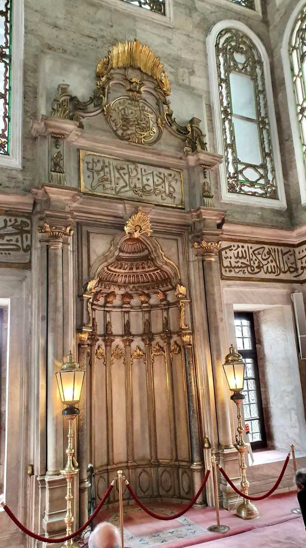 Eyüpsultan Camii’nde Üçüncü Selim’in yaptırmış olduğu mihrap böyle idi.