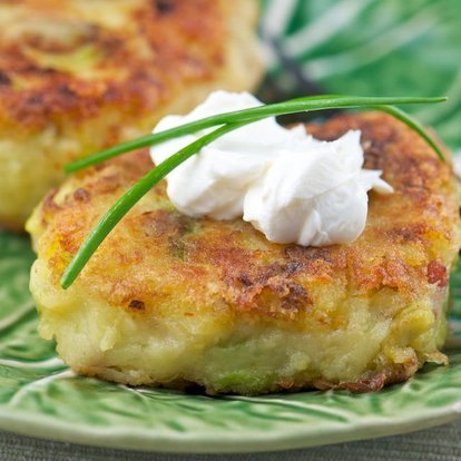 Patatesli Börek Tarifi ve Yapılışı: Patatesli Börek Nasıl Yapılır, Malzemeleri Neler?