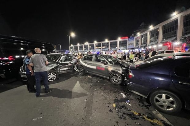 İstanbul'da otogarda zincirleme kaza: 2 yaralı