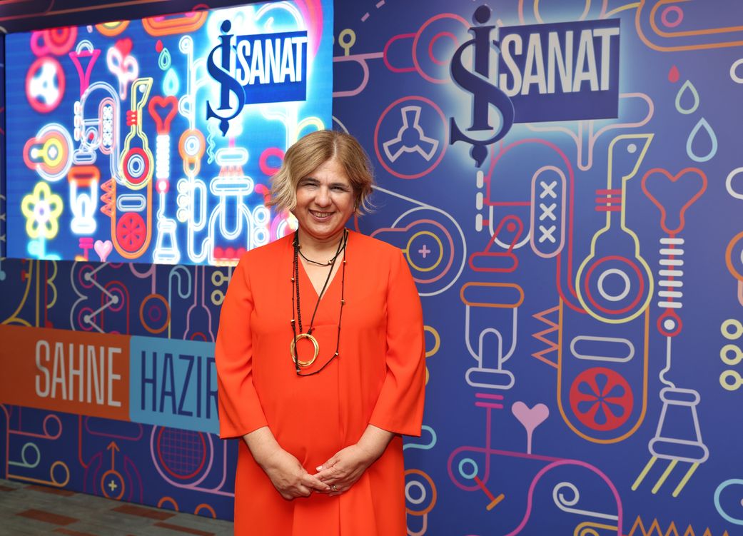İş Sanat Genel Müdürü Zuhal Üreten