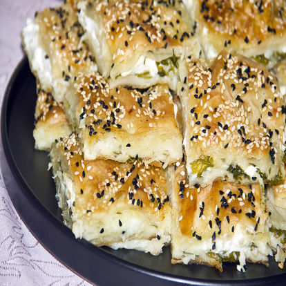 Peynirli Börek Tarifi ve Yapılışı: Peynirli Börek Nasıl Yapılır, Malzemeleri Neler?