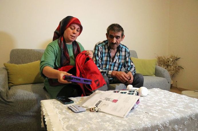 Genç kızın anne ve babası, Açelya'ya ait çanta bulunduktan sonra kızlarının eve dönmesi için gözyaşları içinde çağrıda bulunmuştu.