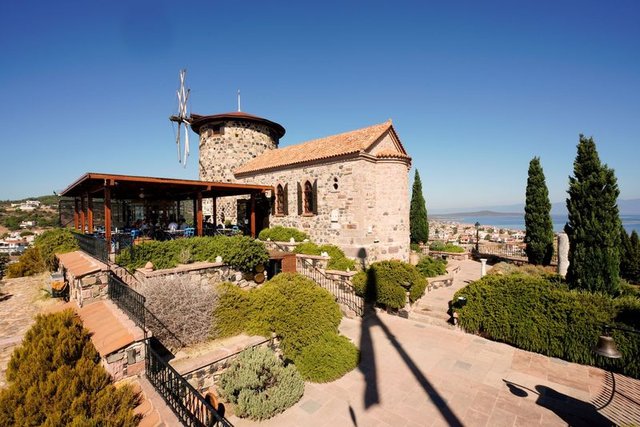 Sevim ve Necdet Kent Kitaplığı (Agias Yanni Şapeli)