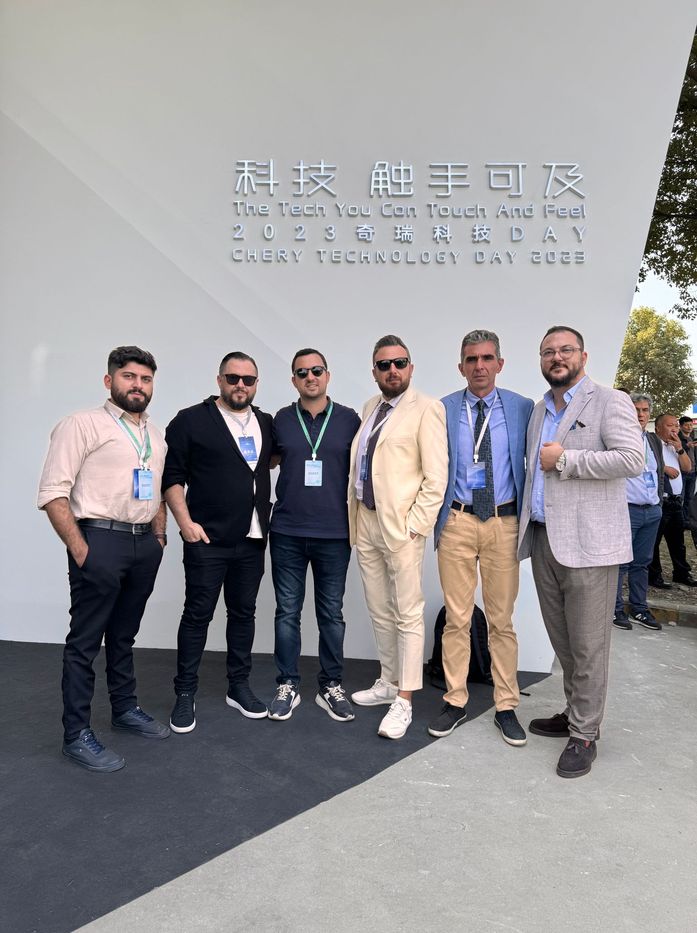Wuhu'daki etkinlikte Chery'nin Türk kullanıcılarından Özcan Kaya, Yalınç Altay, İlkay Yeşilbaş, Murat Koruklu ve Caner Işıkyakar hazır bulundu