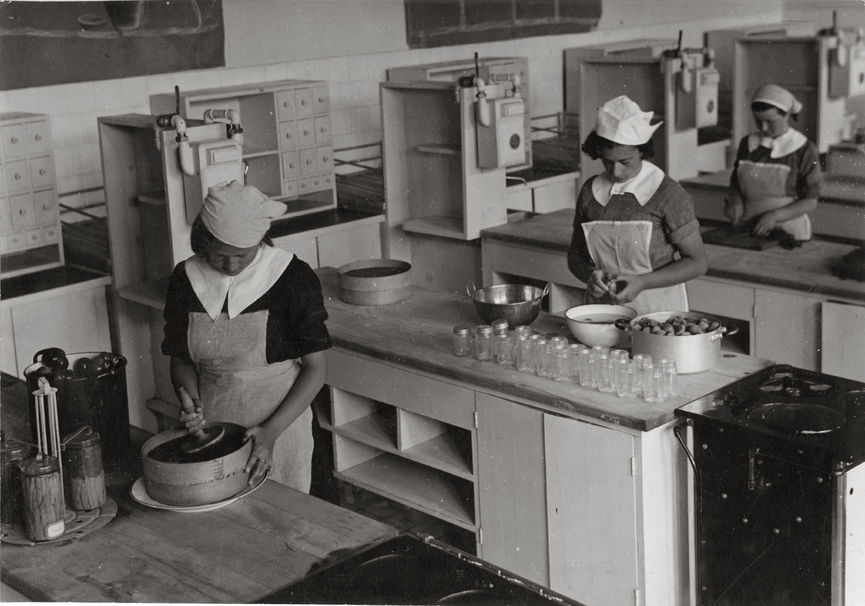 İsmet Paşa Kız Enstitüsü