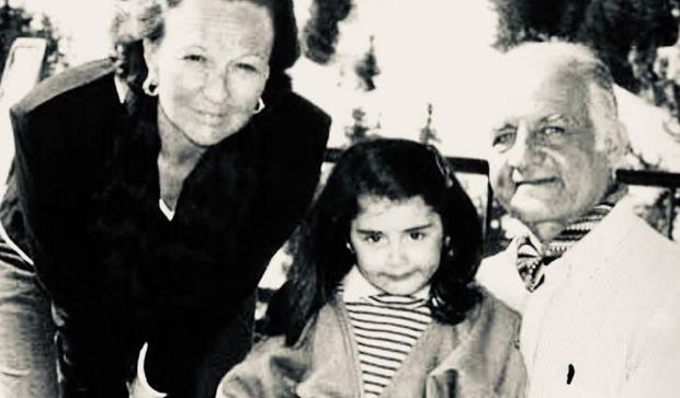 Suna Kıraç, İpek Kıraç ve İnan Kıraç... 2000 yılında ALS hastalığına yakalanan ve 20 yıl bu hastalıkla mücadele eden Suna Kıraç, 15 Eylül 2020 günü İstanbul’da yaşama veda etmişti.