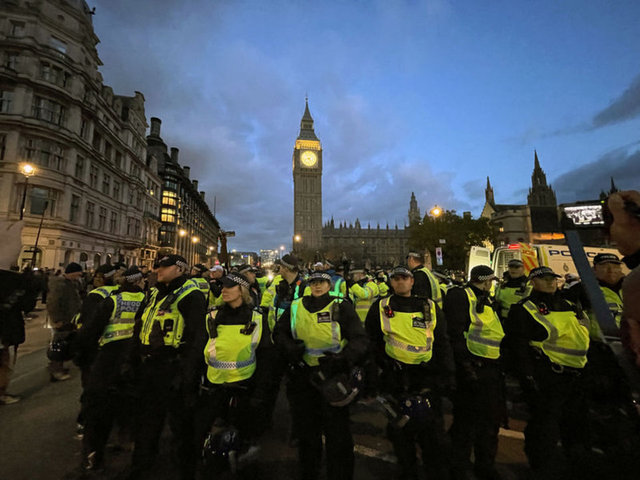 Londra'da Binlerce Kişi 5. Kez Filistin'e Destek Için Sokaklara çıktı ...