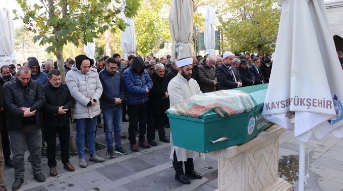 Erzurumlu Elmas nine 124 yanda vefat etti