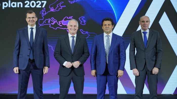 Renault Group Türkiye CEO’su Jan Ptacek, Renault Global CEO’su Fabrice Cambolive, MAİS A.Ş. CEO’su Dr. Berk Çağdaş, Renault Group Endüstri ve Kalite Direktörü Thierry Charvet
