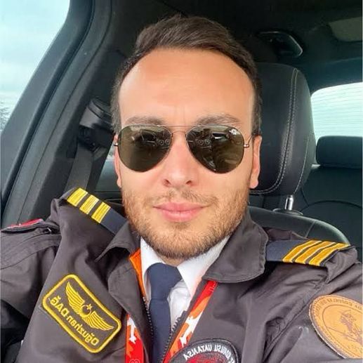 Kazada hayatını kaybeden kaptan pilot Oğuzhan Dağ.