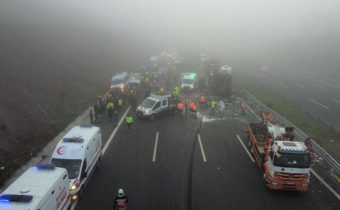 Kazada yara almayan 10 yolcu otobüsle İstanbul'daki 15 Temmuz Demokrasi Otogarı'na getirildi.