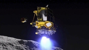 Ay'a iniş yaptıktan sonra uyutulan Japon uzay aracı 'hayata döndü'