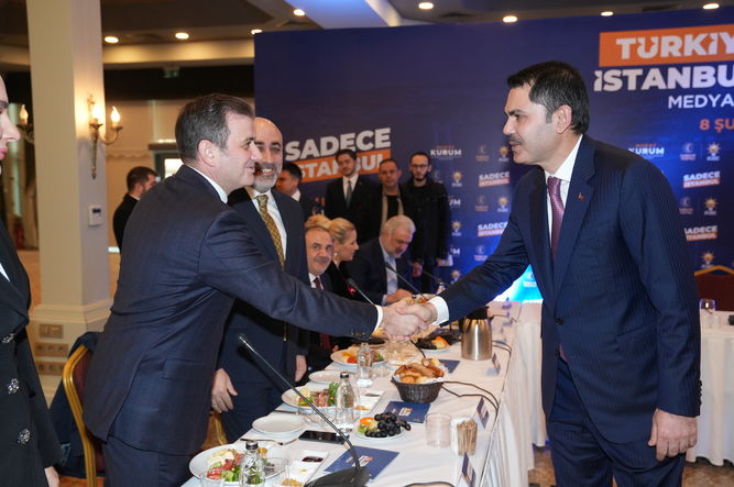 Toplantıyı Bloomberg HT Genel Müdürü Alican Türkoğlu, Habertürk TV Genel Yayın Yönetmeni Mehmet Yeşilkaya ve Show Haber Genel Yayın Yönetmeni Rıdvan Bıyık da takip etti. 