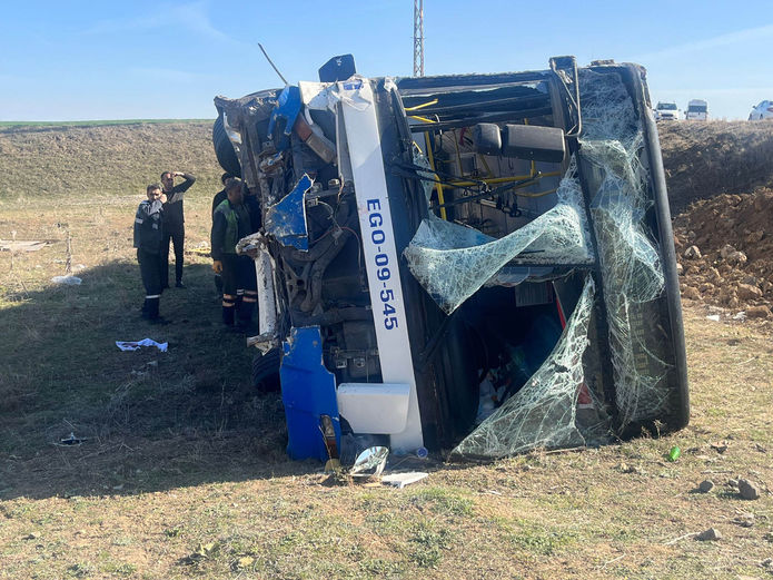 Son dakika: Ankara'da EGO otobüsü devrildi: 16 yaralı