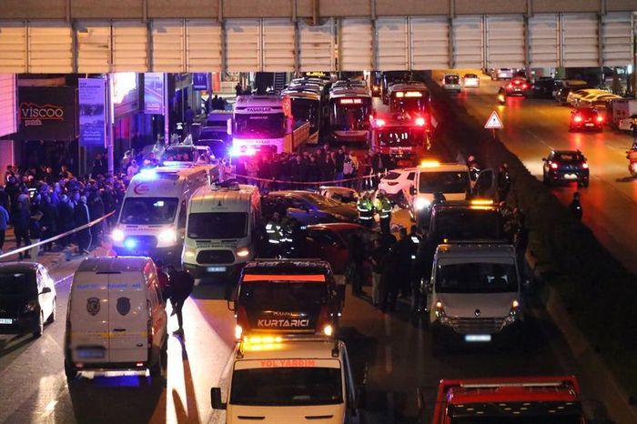 İzmir'de feci kaza! Ölü ve yaralılar var - Resim : 1