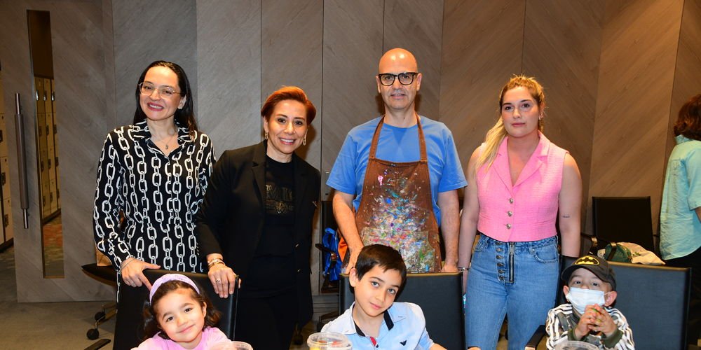 Kanser hastası miniklere moral oldular