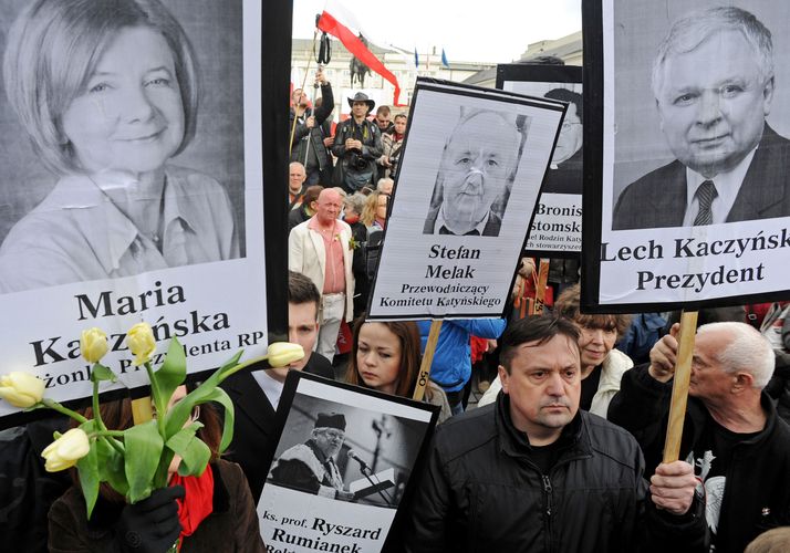 Smolensk'teki kazada ölen 96 kişi her 10 Nisan'da anılıyor