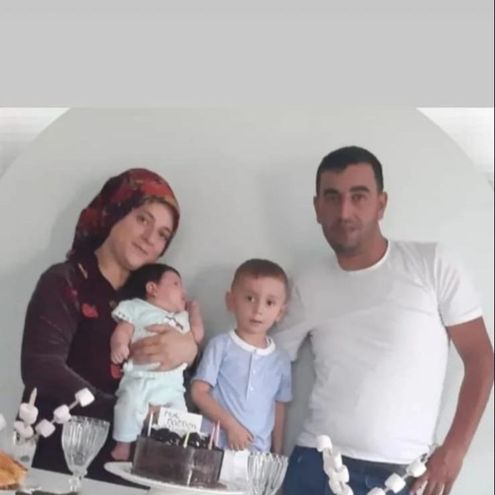 İpek Taraman, eşi Serhat Taraman ve 3 yaşındaki kızları İpek.