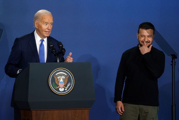 Biden, Zelenski'yi takdim ederken