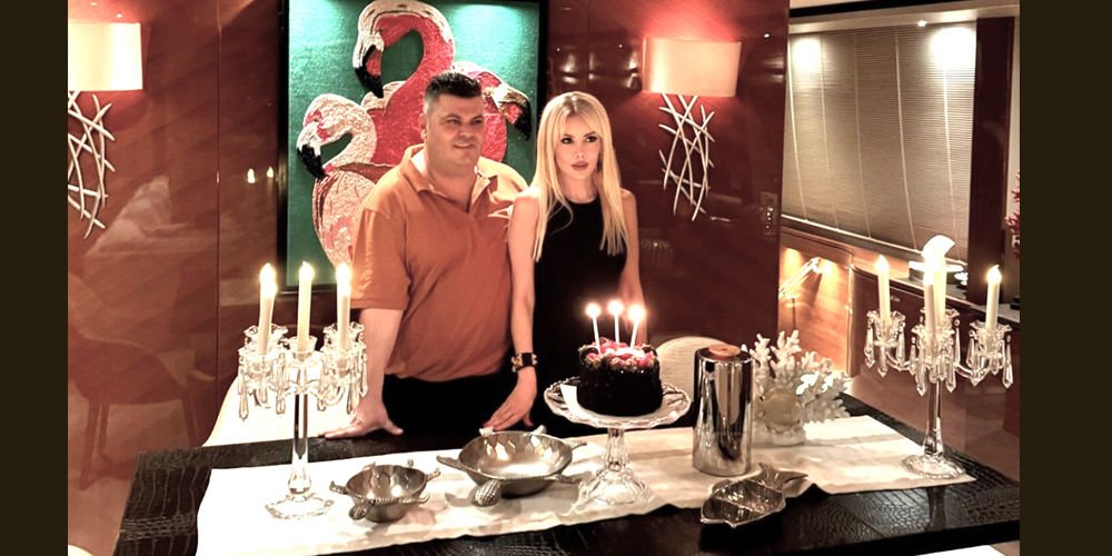 13. yıla özel kutlama