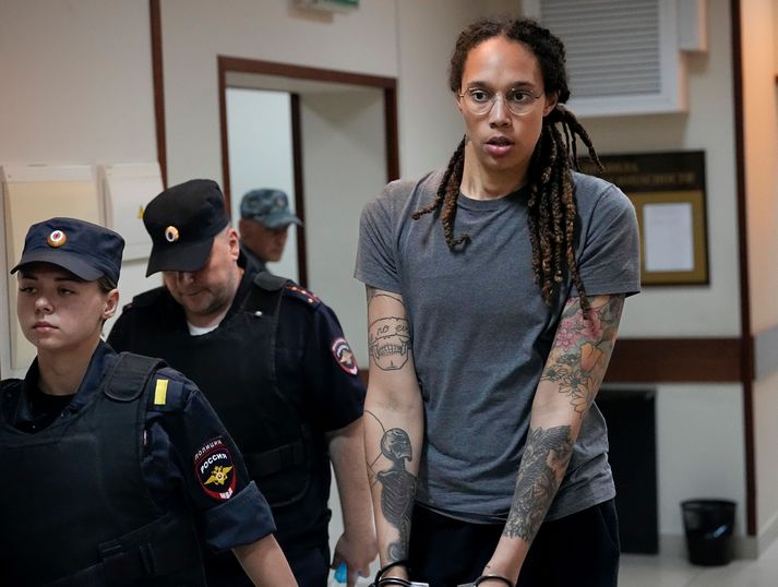 WNBA yıldızı Brittney Griner Rusya'da yargılanırken