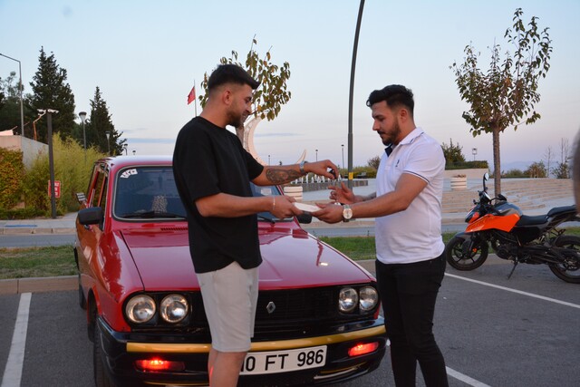 iPhone 16 ile otomobili takas ettiler