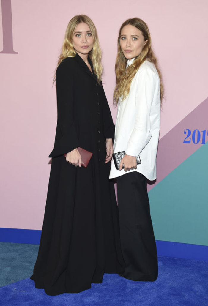 Mary-Kate ve Ashley Olsen kardeşler