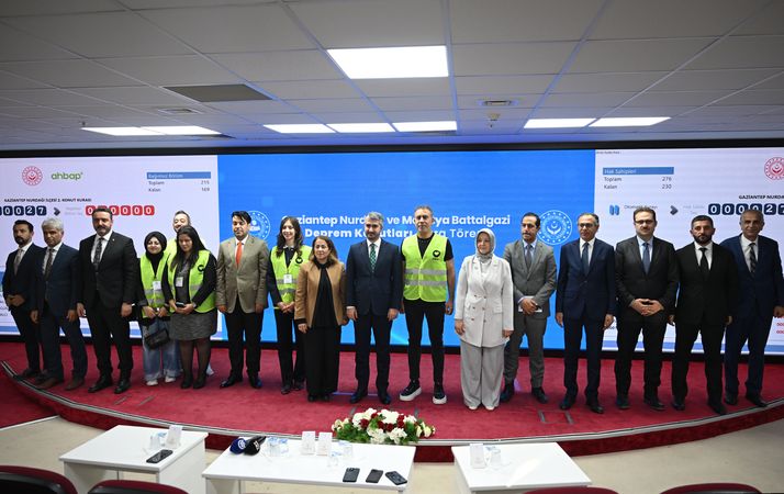 Tören konuşmaların ve kura çekiminin ardından hatıra fotoğrafı çekilmesiyle tamamlandı.