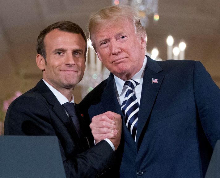 Macron ve Trump sık sık böyle sıcak pozlar verdi