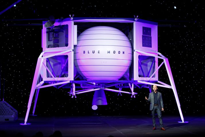 Bezos, Blue Moon Ay'a iniş aracının tanıtımında