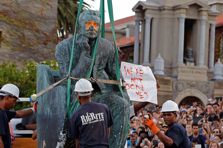 Cecil Rhodes götürülürken