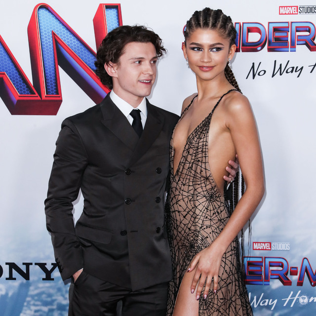 Zendaya ve Tom Holland, ni�anland�
