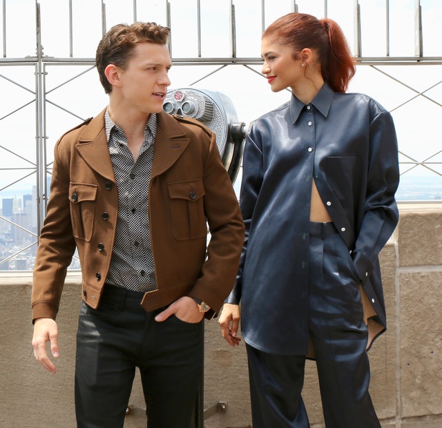 Zendaya ve Tom Holland, ni�anland�