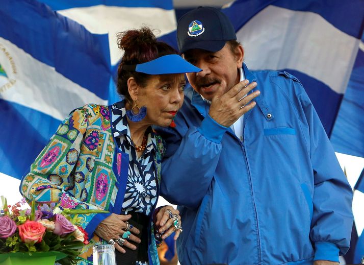 Daniel Ortega ve karısı Rosario Murillo