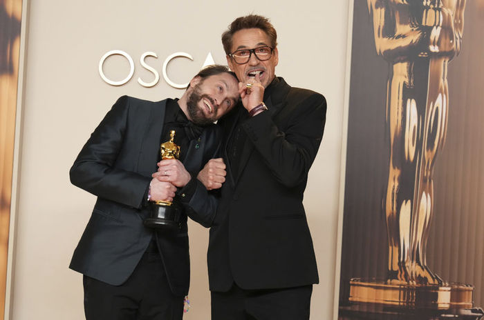 Kieran Culkin ve Robert Downey Jr.