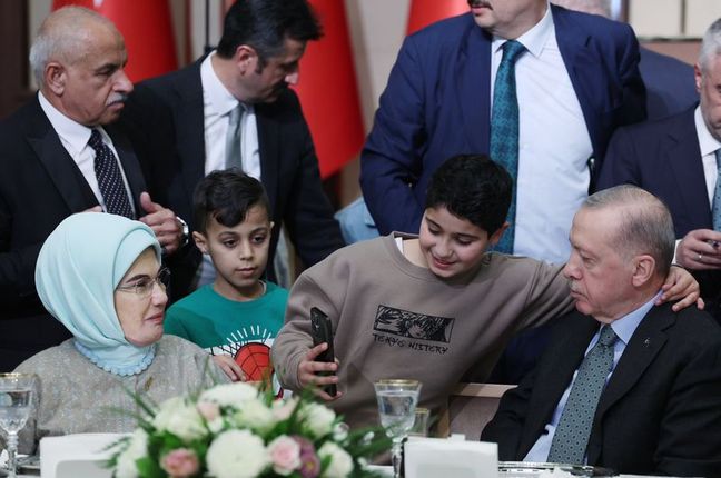Filistinli Kardeşlerle Birlikte