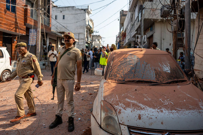 Pakistan ordusunun Cammu Keşmir’e saldırının ardından 5 kişinin hayatını kaybettiği açıklandı.