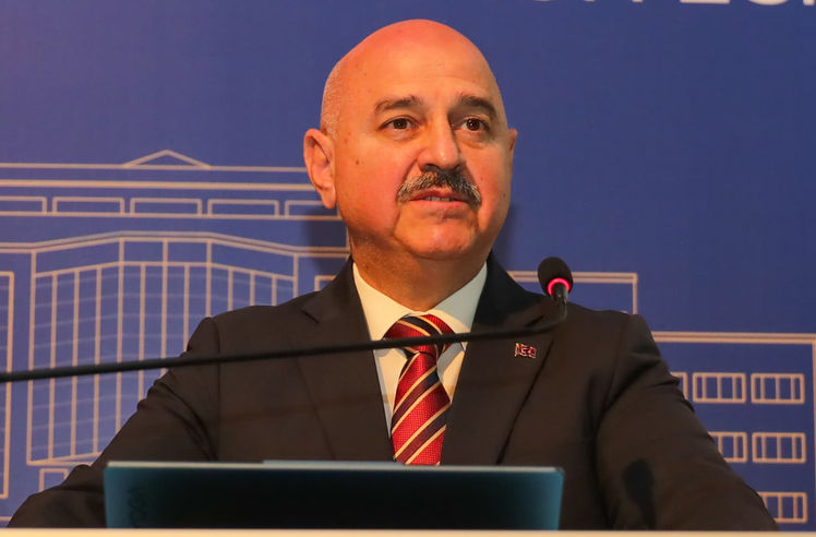 DÜ Rektörü Prof. Dr. Nedim Sözbir