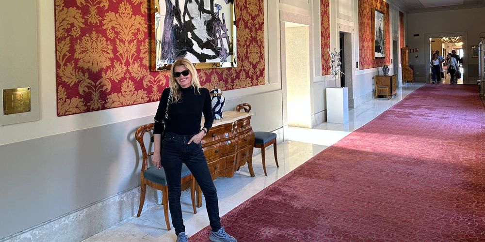 Dünyaca ünlü konuklara Türk sanatçı sürprizi