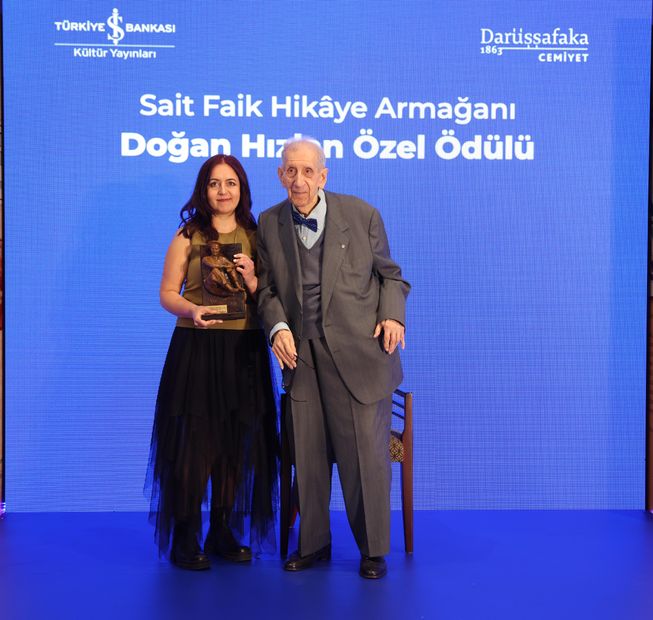 Derya Sönmez ve Seçici Kurul Onursal Başkanı Doğan Hızlan