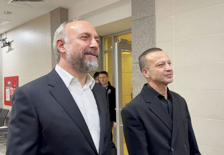 Halit Ergenç ile Rıza Kocaoğlu, davanın ilk duruşmasına birlikte katılmıştı.