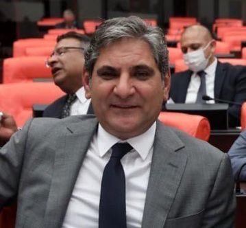 CHP'de 4 dönem milletvekilliği yapan Aykut Erdoğdu.