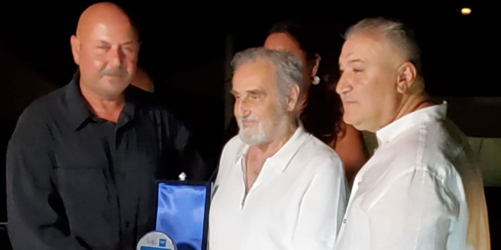 'Yaşayan efsane sanatçılar ödülü'