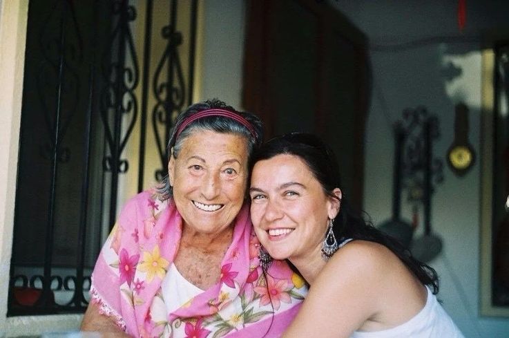Müzeyyen Senar ve Şevval Sam