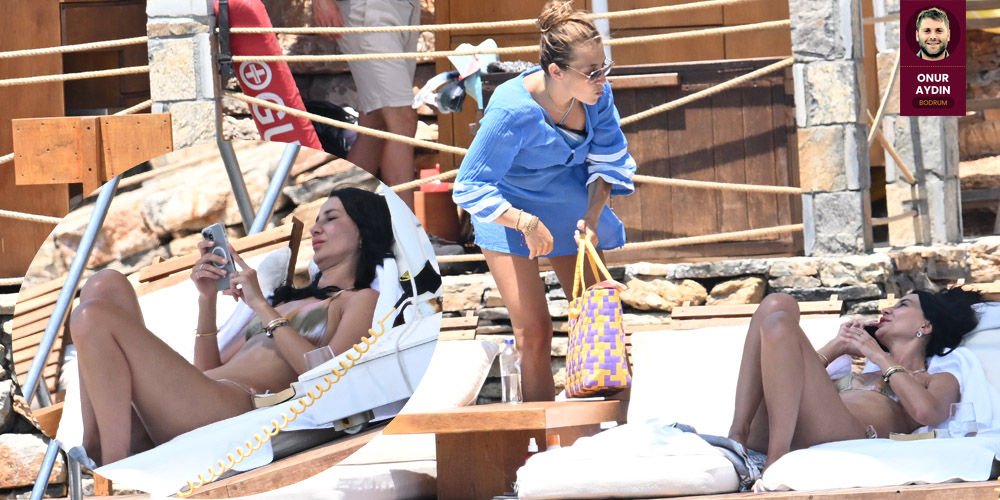 Kız kıza güneşlendiler...