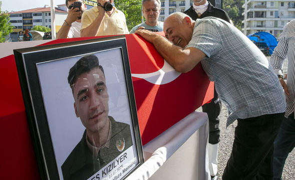 Orman muhafaza memuru Enes Kızılyer