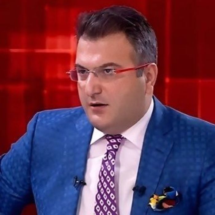 Gazeteci Cem Küçük