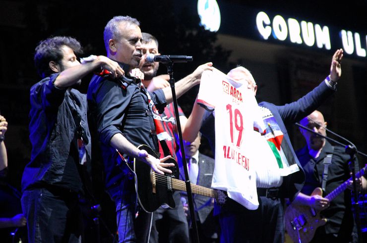 Haluk Levent