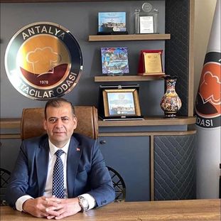 Antalya Pastacılar Odası Başkanı 54 yaşındaki Kerim Üre, hayatına son verdi.